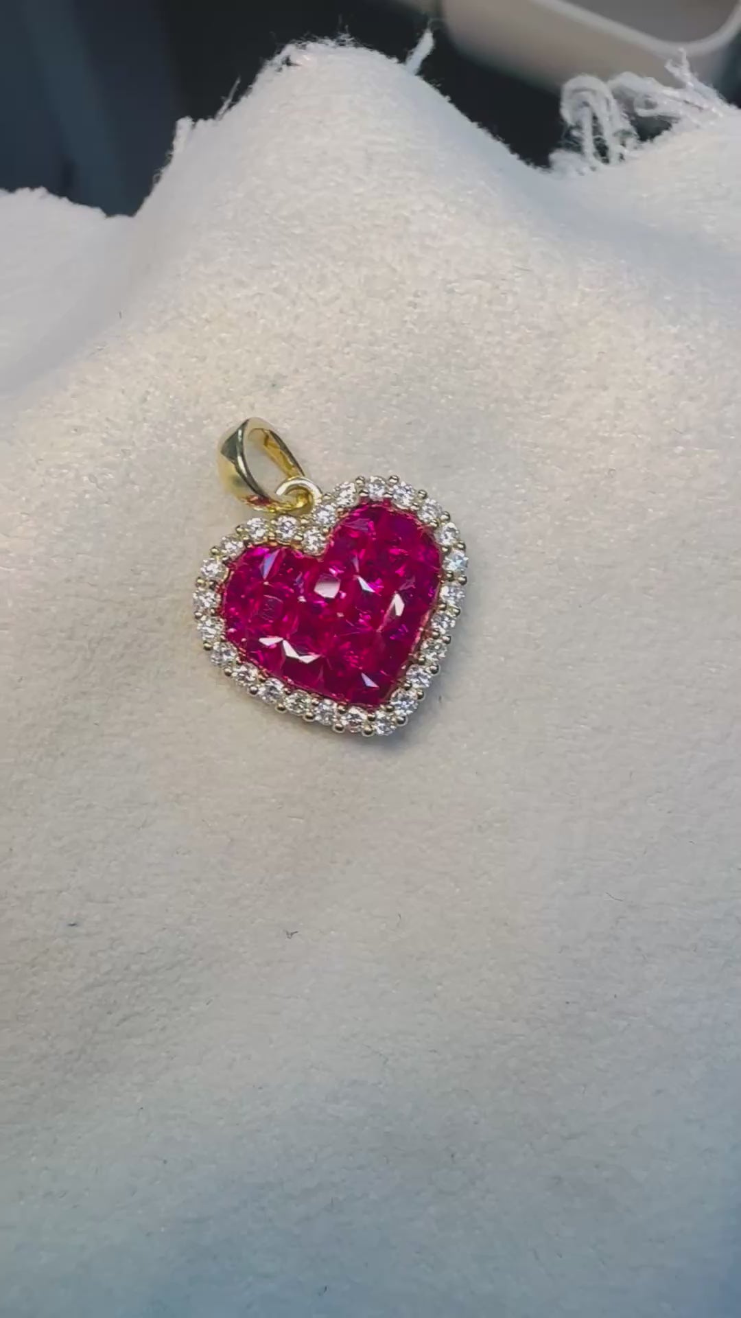 Ruby - Invisible Set Heart 14k Gold